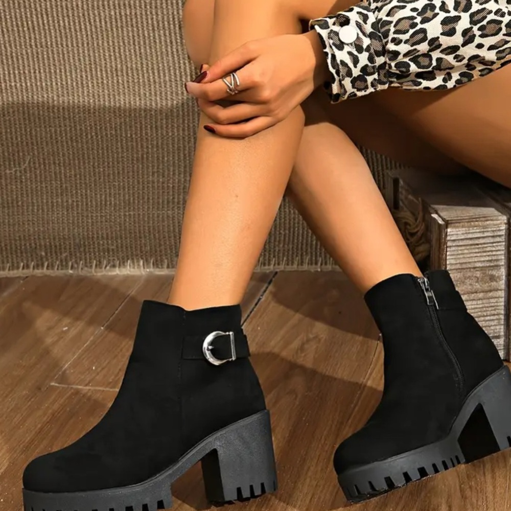 chelsea boots heels 7.5 & 7 are available....